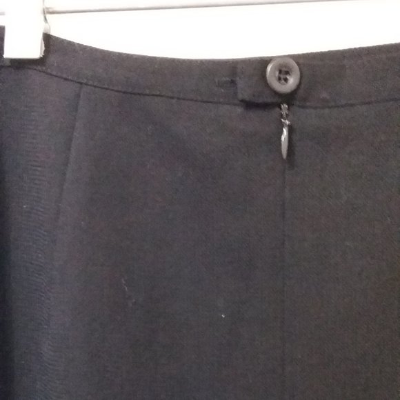 Holt Renfrew Black Skirt - slim, designer - Picture 3 of 4